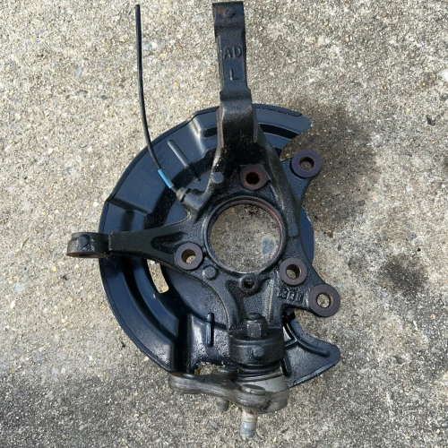 2017-2019 Hyundai Elantra Front Left/Driver Used OEM Steering Knuckle Spindle