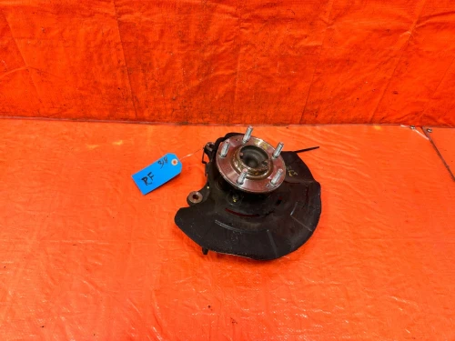 2013-2016 Hyundai Genesis Front Right/Passenger With Hub Used OEM Steering Knuckle Spindle