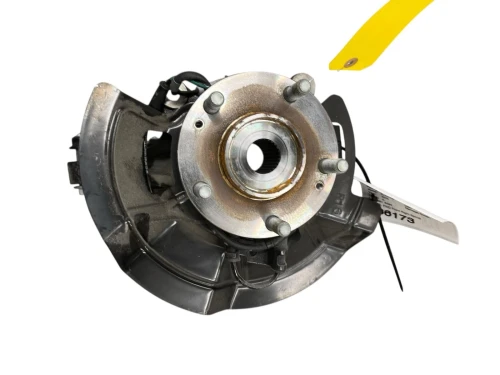 2025 Hyundai Elantra Front Right/Passenger FWD With Hub Used OEM Steering Knuckle Spindle