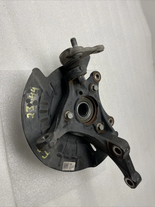 2018-2021 Hyundai Kona Front Right/Passenger AWD With Hub Used OEM Steering Knuckle Spindle