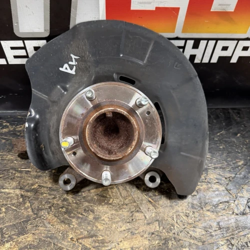 2010-2016 Hyundai Genesis Front Right/Passenger With Hub Used OEM Steering Knuckle Spindle