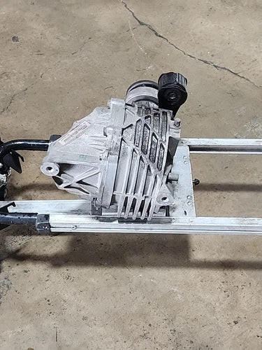 2014-2019 Rear Maserati Quattroporte S Ghibli Used OEM Rear Differential Carriers used OEM rear differential carrier assembly