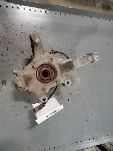 2004-2008 Chrysler Pacifica 1286710 Front Left/Driver Used OEM Steering Knuckle Spindle