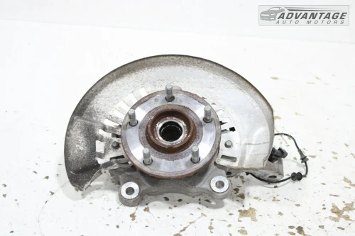 2017-2024 Chrysler Pacifica Front Right/Passenger FWD With Hub Used OEM Steering Knuckle Spindle