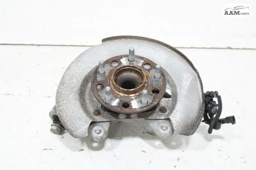 2017-2024 Chrysler Pacifica Rear Left/Driver FWD With Hub Used OEM Steering Knuckle Spindle