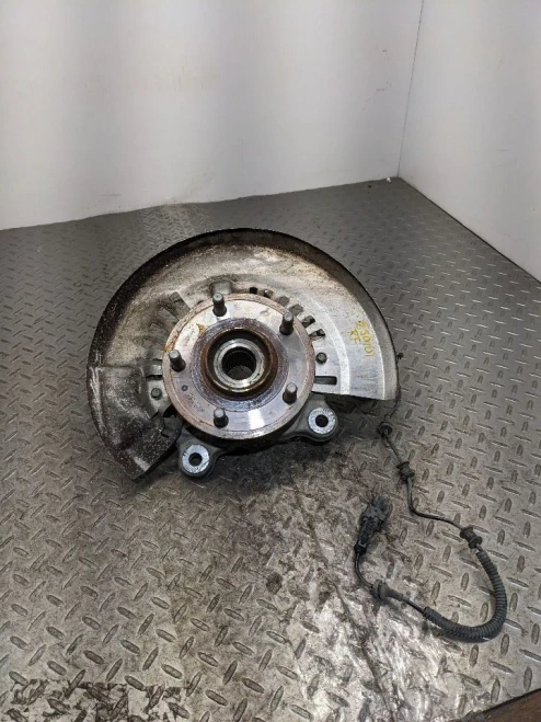 2017-2025 Chrysler Pacifica 1181591 Front Right/Passenger FWD Used OEM Steering Knuckle Spindle