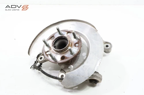 2021-2026 Chrysler Voyager Rear Right/Passenger With Hub Used OEM Steering Knuckle Spindle