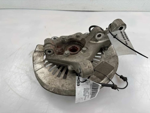 2017-2025 Chrysler Pacifica Front Right/Passenger With Hub Used OEM Steering Knuckle Spindle