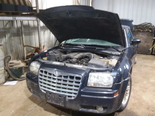 2005-2011 Chrysler 300 2134281 Front Left/Driver RWD Used OEM Steering Knuckle Spindle