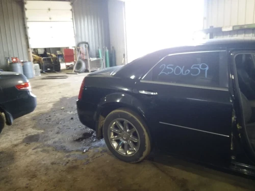2005-2011 Chrysler 300 2077200 Front Right/Passenger RWD Used OEM Steering Knuckle Spindle