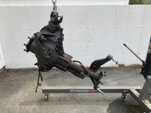 2004 Chevy Silverado 2500HD Front Axle 4WD Used OEM Front Differential Carriers used OEM front differential carrier assembly