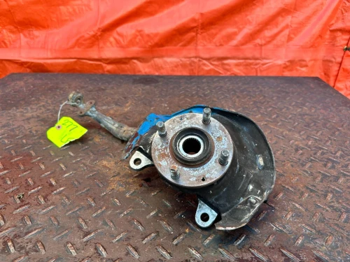 1988-1989 Honda Front Left/Driver With Hub Used OEM Steering Knuckle Spindle