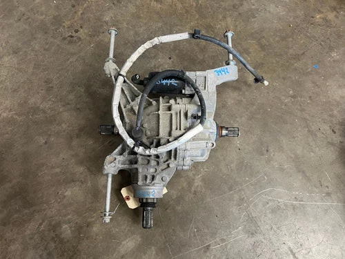 2017-2024 Jeep Compass 2.4L 4WD Rear Axle , LOT3442 Used OEM Rear Differential Carriers used OEM rear differential carrier