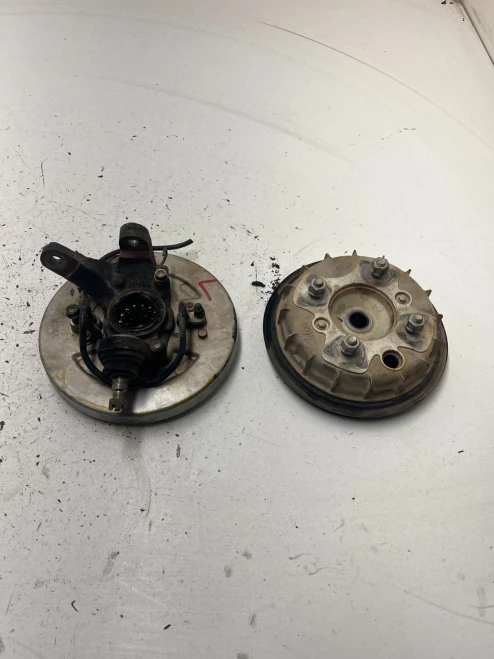 2003 Honda Front Left/Driver With Hub Used OEM Steering Knuckle Spindle