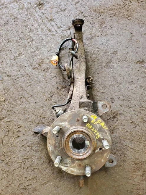 1997-2001 Honda CR-V Front Right/Passenger ABS Used OEM Steering Knuckle Spindle