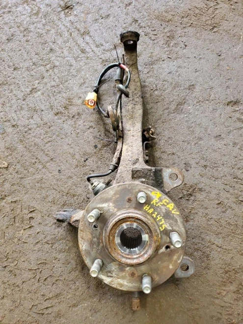 1997-2001 Honda CR-V Front Right/Passenger Used OEM Steering Knuckle Spindle