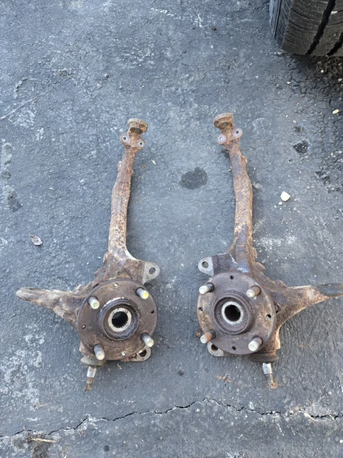 1988 Honda Civic Front Left & Right Used OEM Steering Knuckle Spindle