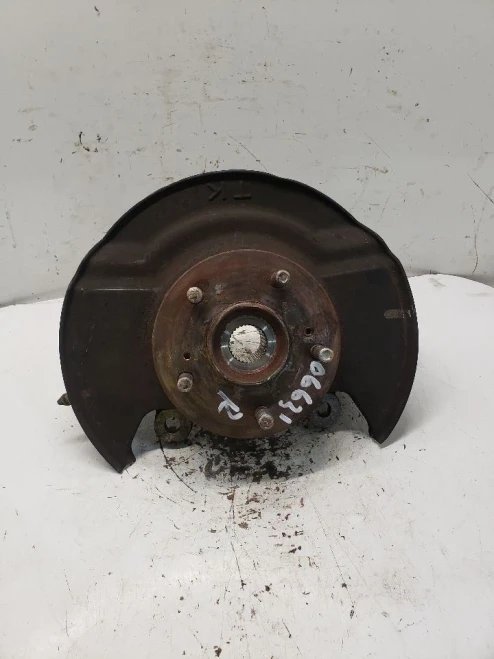 2007-2009 Honda CR-V 1436231 Front Right/Passenger Used OEM Steering Knuckle Spindle