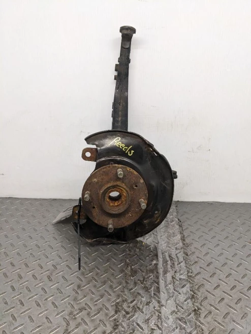 1996-2000 Honda Civic 1204097 Front Left/Driver Used OEM Steering Knuckle Spindle