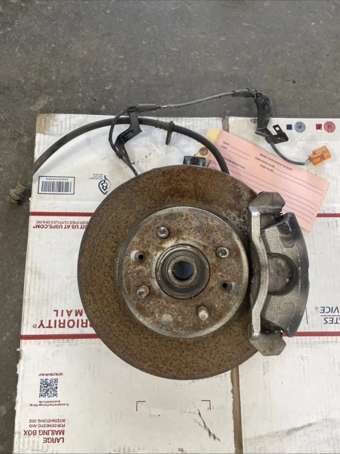 2002-2003 Honda Civic Front Left/Driver With Hub ABS Used OEM Steering Knuckle Spindle