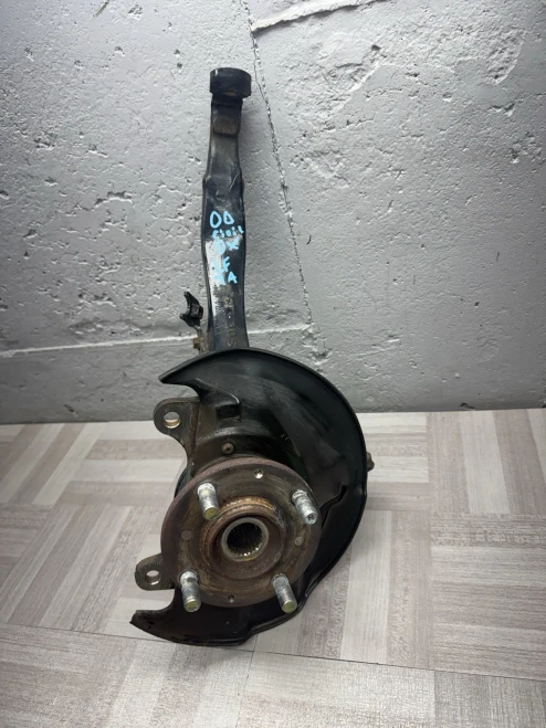 1996-2000 Honda Civic Front Left/Driver With Hub ABS Used OEM Steering Knuckle Spindle