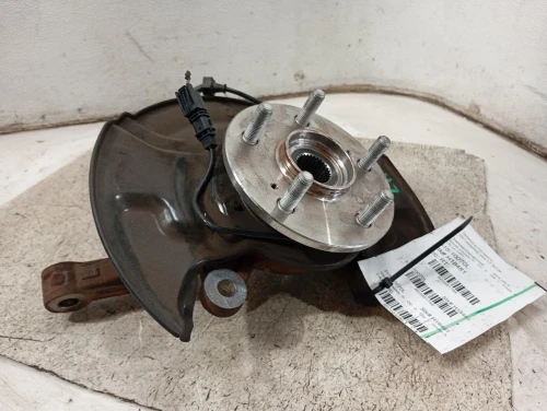 Honda CR-V 3981788 Front Left/Driver AWD Used OEM Steering Knuckle Spindle