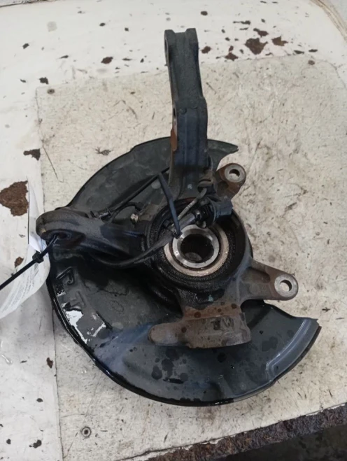 2016-2022 Honda HR-V 4165703 Front Right/Passenger Used OEM Steering Knuckle Spindle
