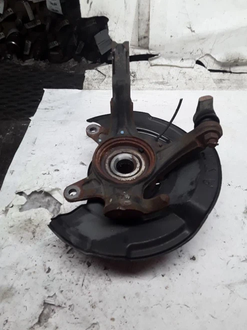 2016-2022 Honda HR-V 2408090 Front Right/Passenger Used OEM Steering Knuckle Spindle