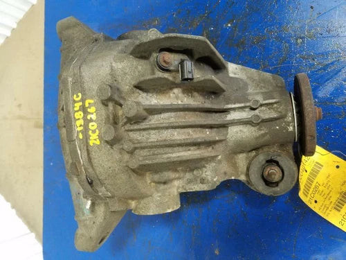 2003-2004 Lincoln Aviator Rear with Used OEM Rear Differential Carriers used OEM rear differential carrier assembly