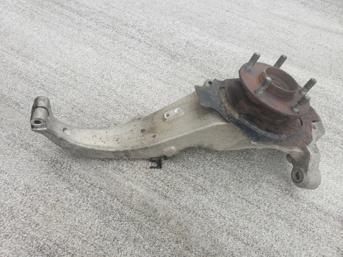 2006 Infiniti M35 Front Right/Passenger With Hub Used OEM Steering Knuckle Spindle