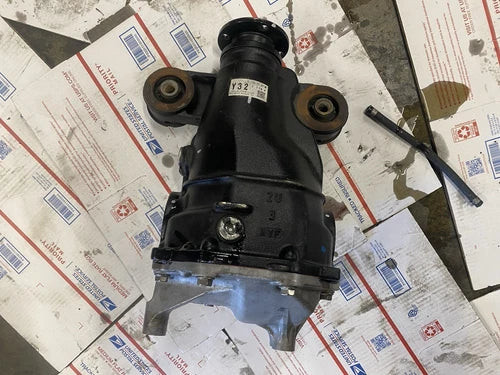 2013-2016 Rear Axle Scion Fr-S MT 41110-18021 Used OEM Rear Differential Carriers used OEM rear differential carrier assembly