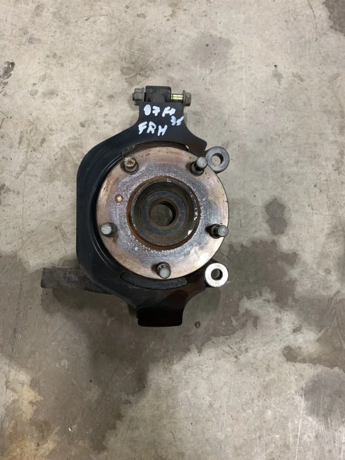 2003-2008 Infiniti FX35 Front Right/Passenger RWD With Hub Used OEM Steering Knuckle Spindle