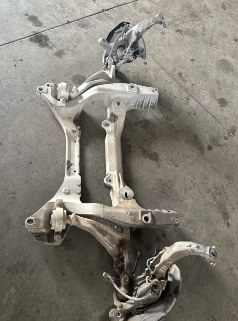 2007-2015 Infiniti G35 Front RWD Used OEM Steering Knuckle Spindle