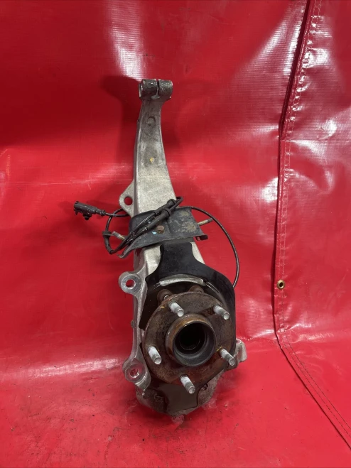 2006 Infiniti M35 Front Left/Driver RWD With Bearing Used OEM Steering Knuckle Spindle