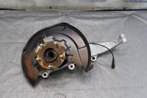 2017 Infiniti Q50 Front Right/Passenger RWD With Hub Used OEM Steering Knuckle Spindle