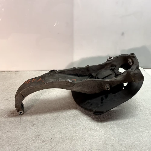 Infiniti Q50 Front Left/Driver RWD With Hub Used OEM Steering Knuckle Spindle