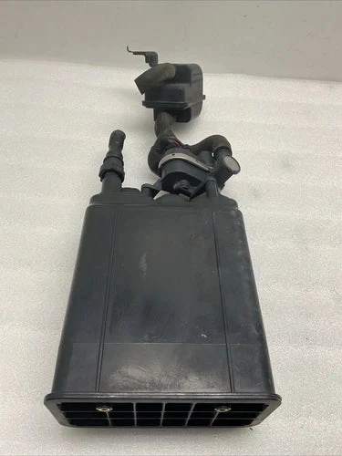 2005-2006 Toyota Tundra Fuel Vapor Charcoal Canister OEM 77730-0C020