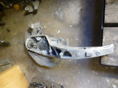 2006-2008 Jaguar S-Type Front Left/Driver With Hub With Bearing Used OEM Steering Knuckle Spindle