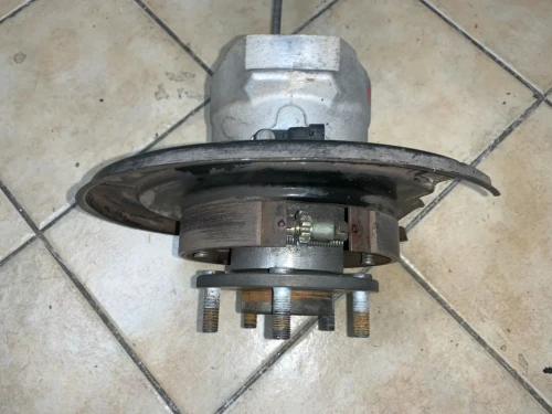 1998-2003 Jaguar XJR Rear Left/Driver With Hub Used OEM Steering Knuckle Spindle