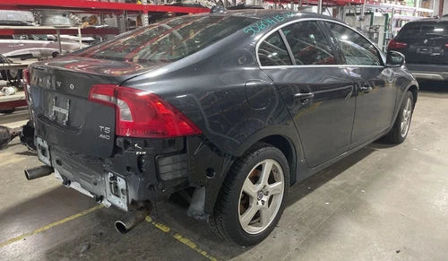 2013 Volvo S60 T5 Series 2.5L Rear Carrier Differential AWD 13 Used OEM Rear Differential Carriers used OEM rear differential