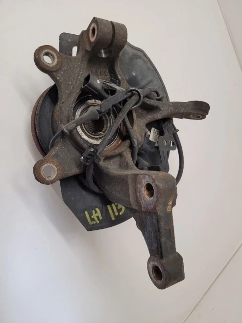 2014-2019 Kia Soul 51715B2050 Front Left/Driver Used OEM Steering Knuckle Spindle