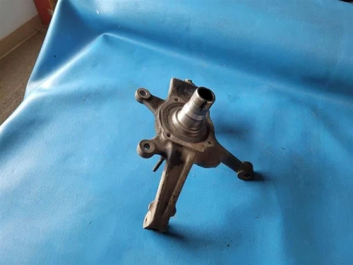 Kia Sportage Front Left/Driver 4X4 ABS Used OEM Steering Knuckle Spindle