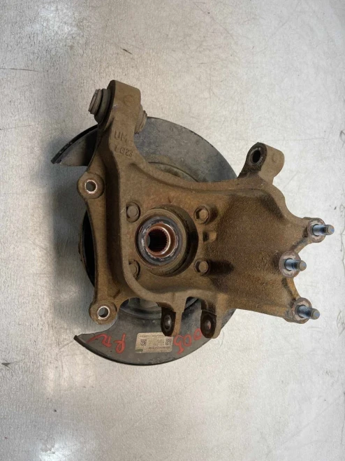 2018-2020 Kia Sorento Rear Right/Passenger AWD With Hub Used OEM Steering Knuckle Spindle