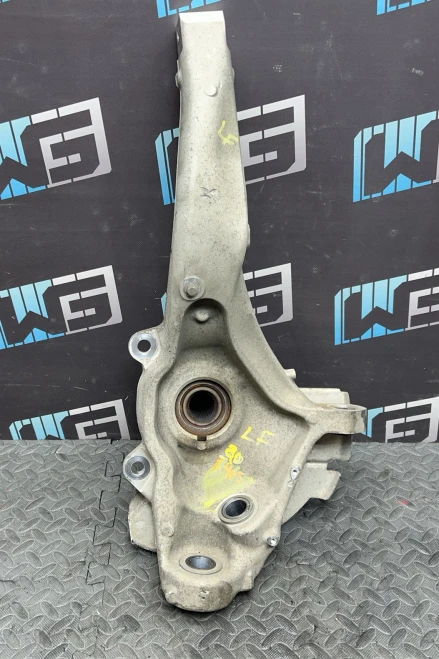 2018 Land Rover Range Rover Front Left/Driver With Hub Used OEM Steering Knuckle Spindle