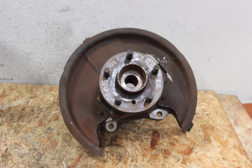 1999-2002 Land Rover Discovery Front Right/Passenger With Hub Used OEM Steering Knuckle Spindle
