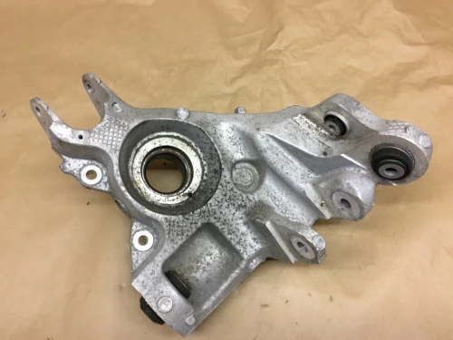 2015-2022 Land Rover Discovery Rear Left/Driver With Hub With Bearing Used OEM Steering Knuckle Spindle