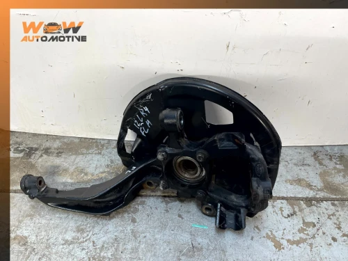 2010-2016 Land Rover LR4 Front Left/Driver With Hub With Bearing Used OEM Steering Knuckle Spindle
