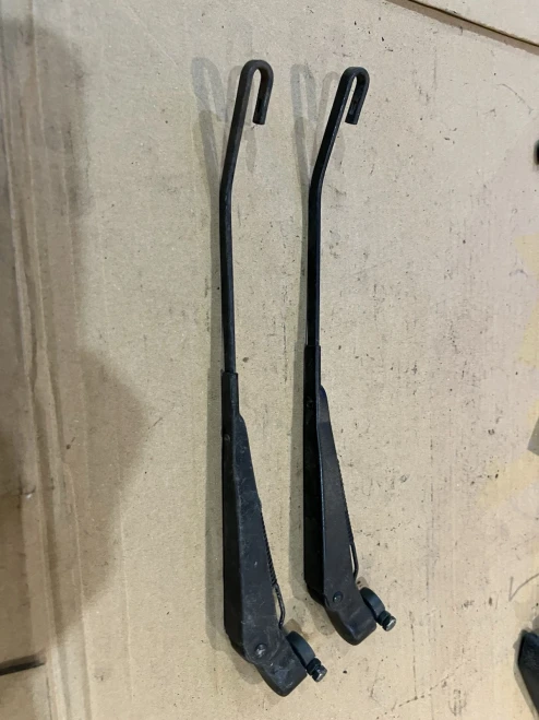 Land Rover Defender Used OEM Steering Knuckle Spindle