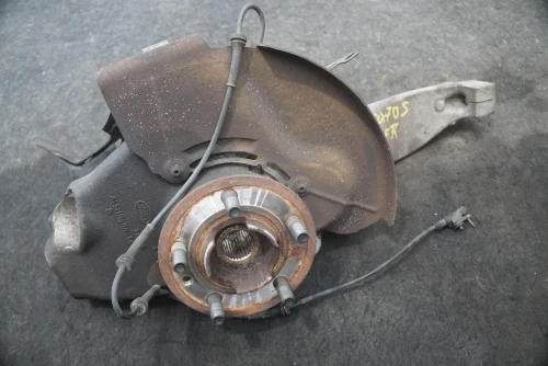 2014 Land Rover Range Rover Sport LR078156 Front Left/Driver With Hub Used OEM Steering Knuckle Spindle