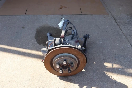 2013-2016 Land Rover Range Rover Rear Right/Passenger With Hub Used OEM Steering Knuckle Spindle